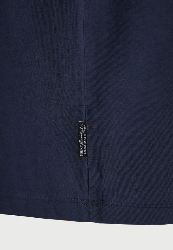 Ανδρικό relaxed t-shirt Funky Buddha με τύπωμα στην πλάτη Navy