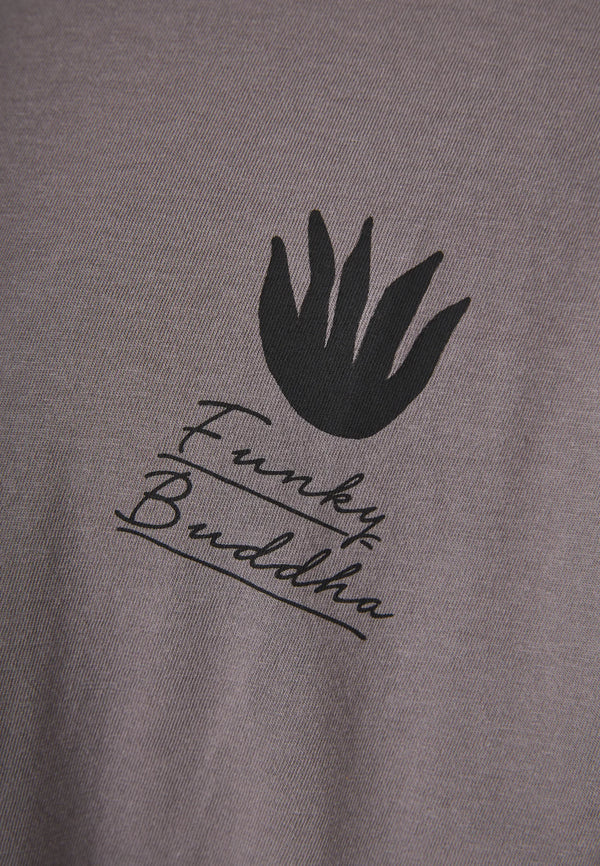 T SHIRT FUNKY BUDDHA ΜΕ ΤΥΠΩΜΑ ΣΤΗ ΠΛΑΤΗ GREY